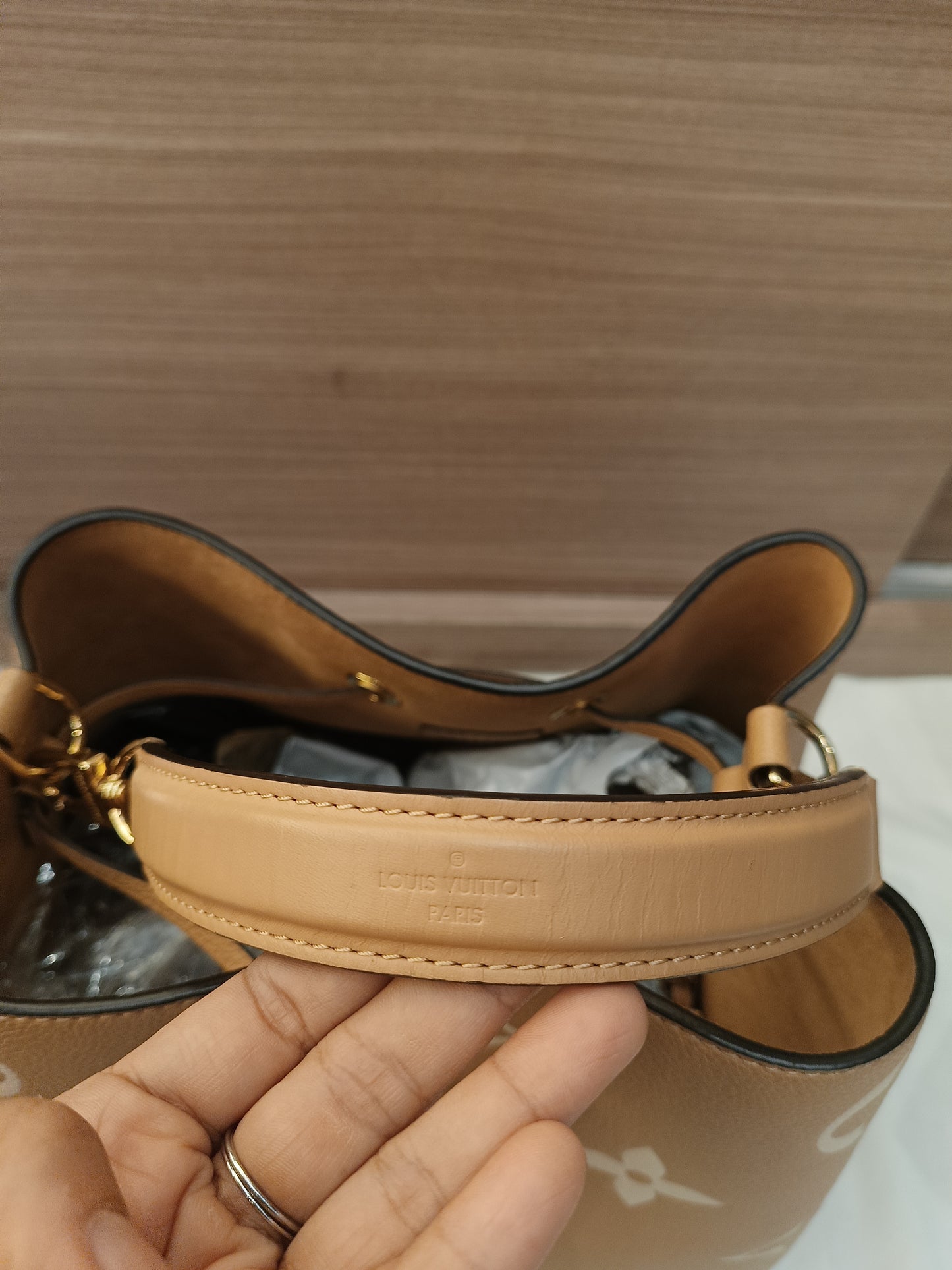 LV Neo Noe Monogram Empreinte Giant Arizona Beige (CHIP)