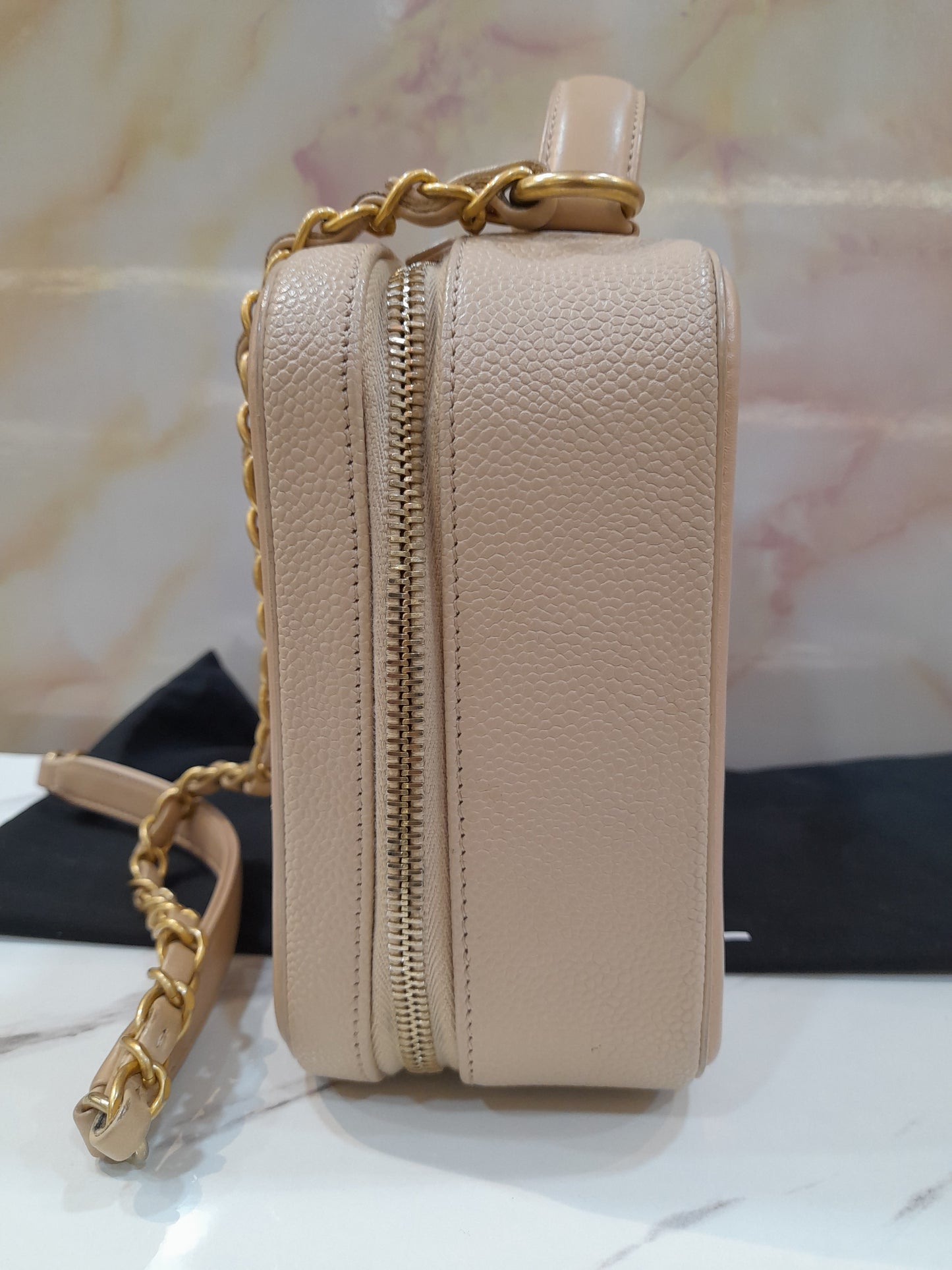 Chanel Vanity Case Medium Caviar nude GHW #27