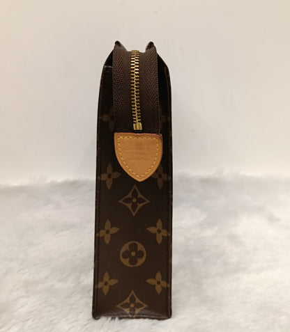 LV Pochette Toiletry 26 Monogram 2020