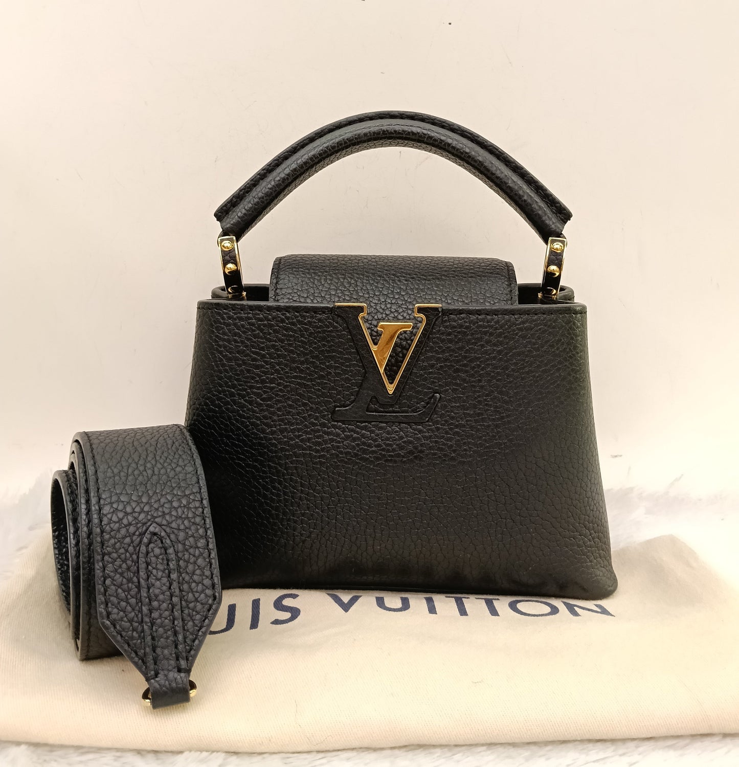 LV Capucines Mini Taurillon Black 2020
