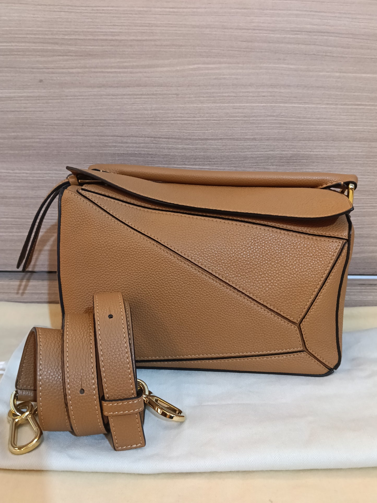 Loewe Puzzle Small Grained Caramel GHW 2021