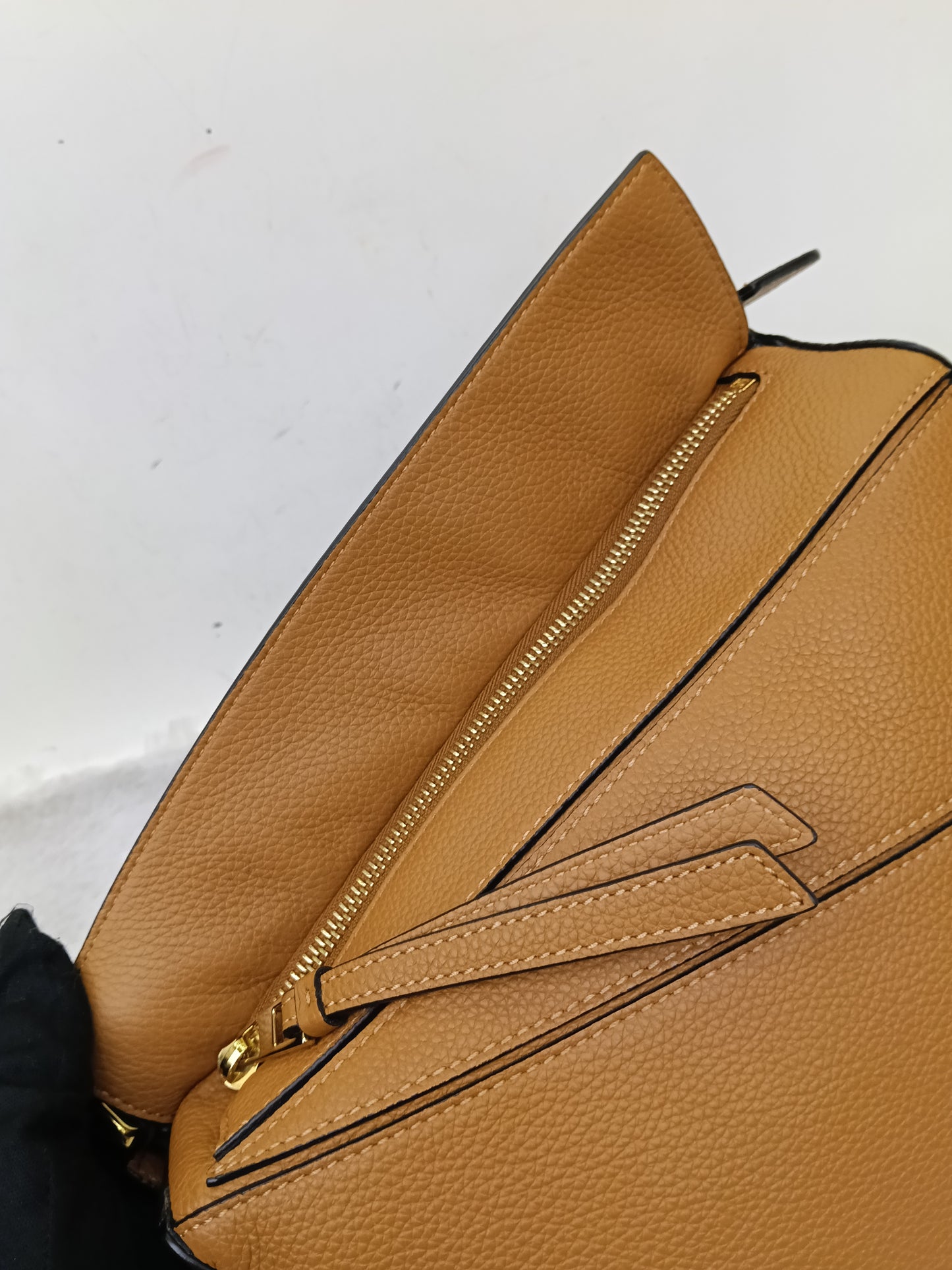 Loewe Puzzle Small Grained Caramel GHW 2023