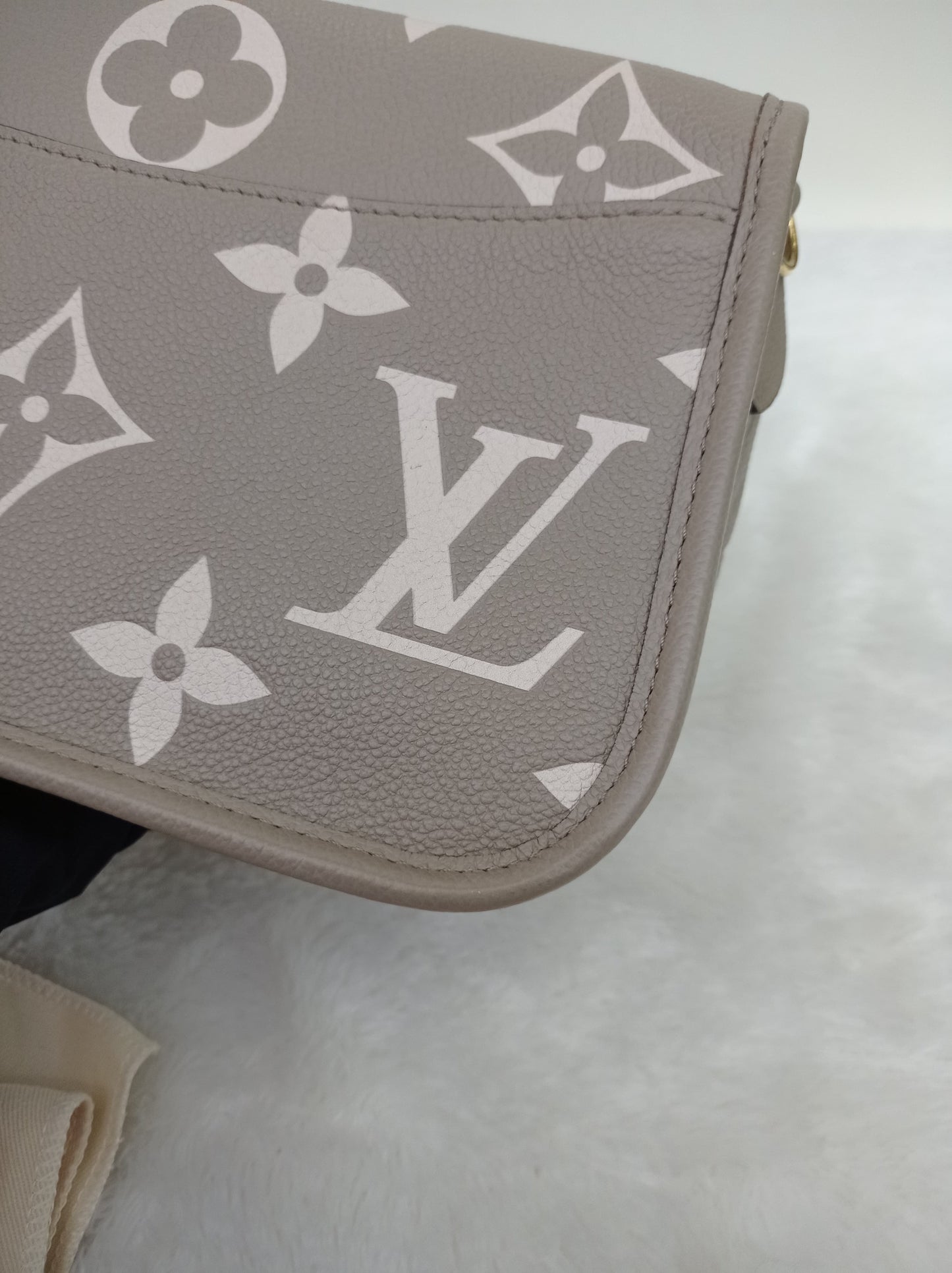 LV Diane PM ST NM Monogram Empreinte Creme Tourterelle (CHIP)