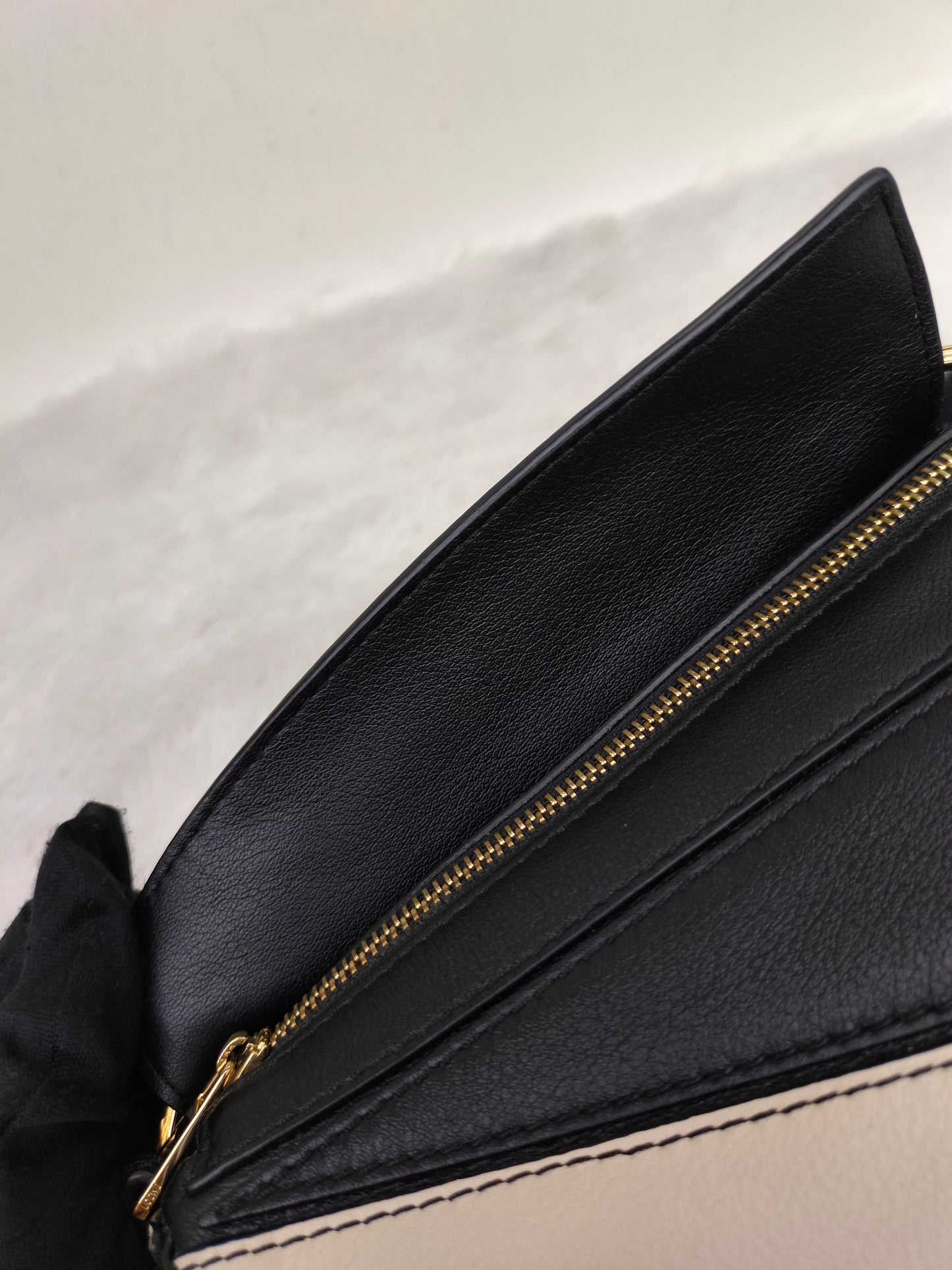 Loewe Puzzle Mini Black Angora GHW 2021