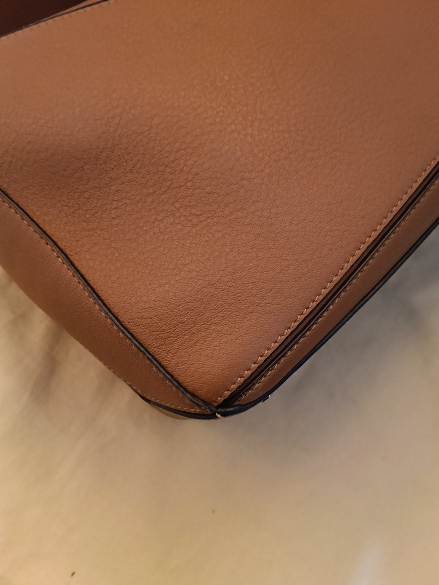 Loewe Puzzle Medium Tan SHW 2018