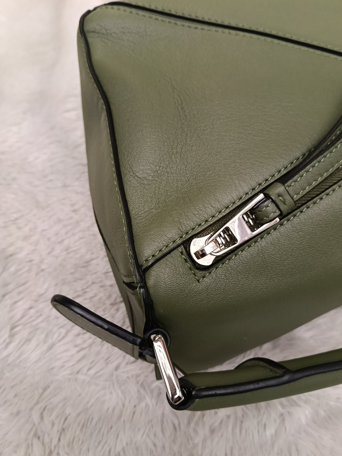 Loewe Puzzle Small Calfskin Avocado SHW 2020