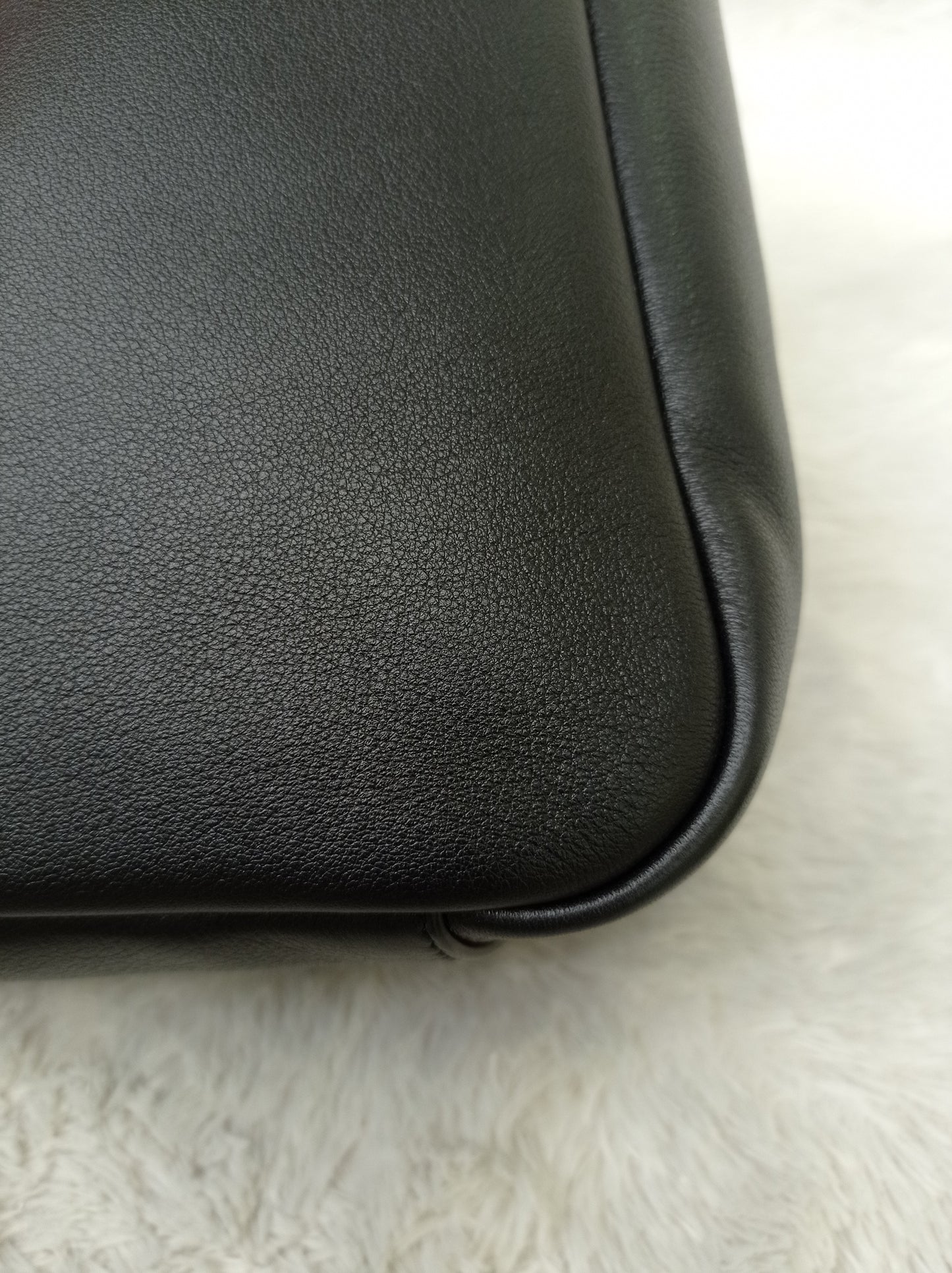 YsL Le 5 A 7 Supple Small Calfskin Black GHW 2024