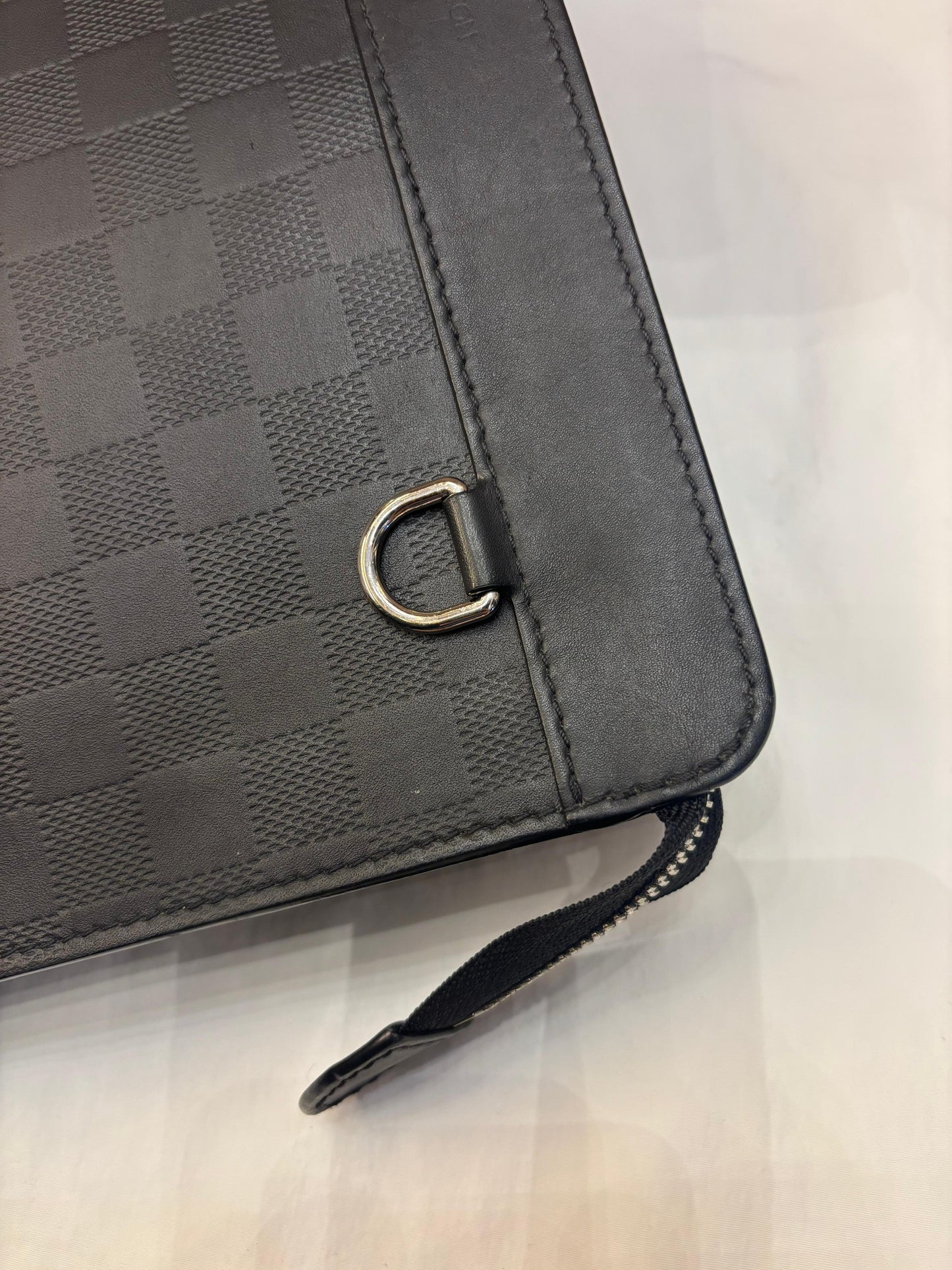 LV Standing Pouch Infini Damier Noir (CHIP)