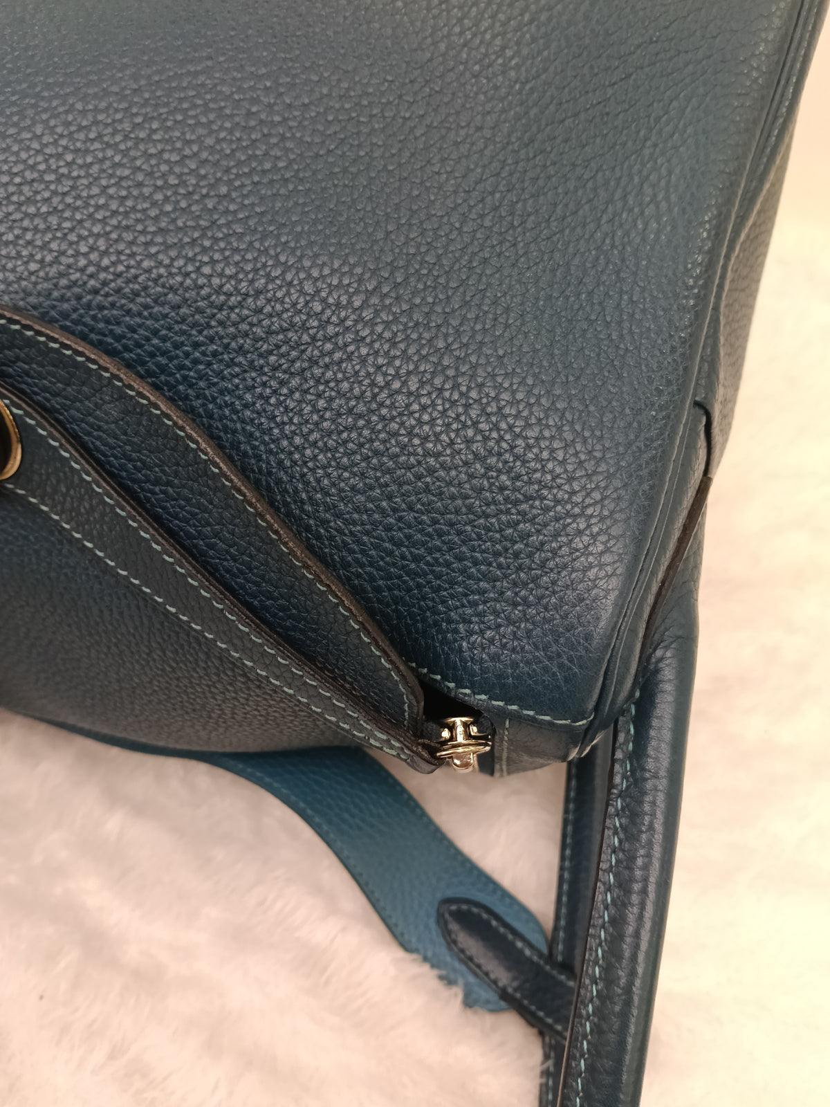 Lindy 30 Clem Colvert Turquoise PHW #R square
