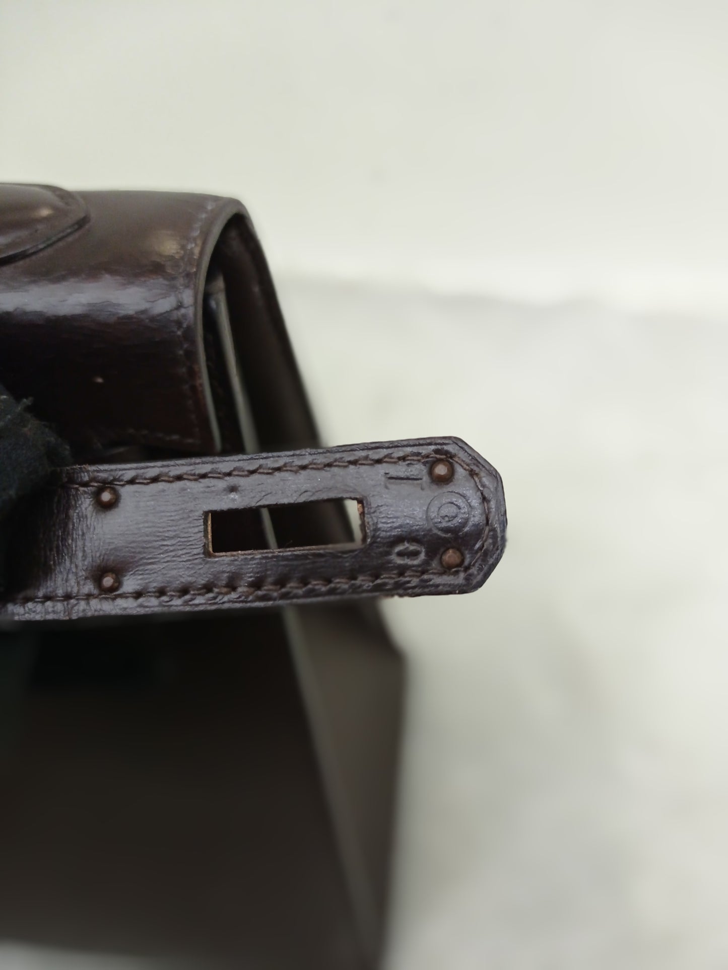 K32 Box Brown GHW #G Circle