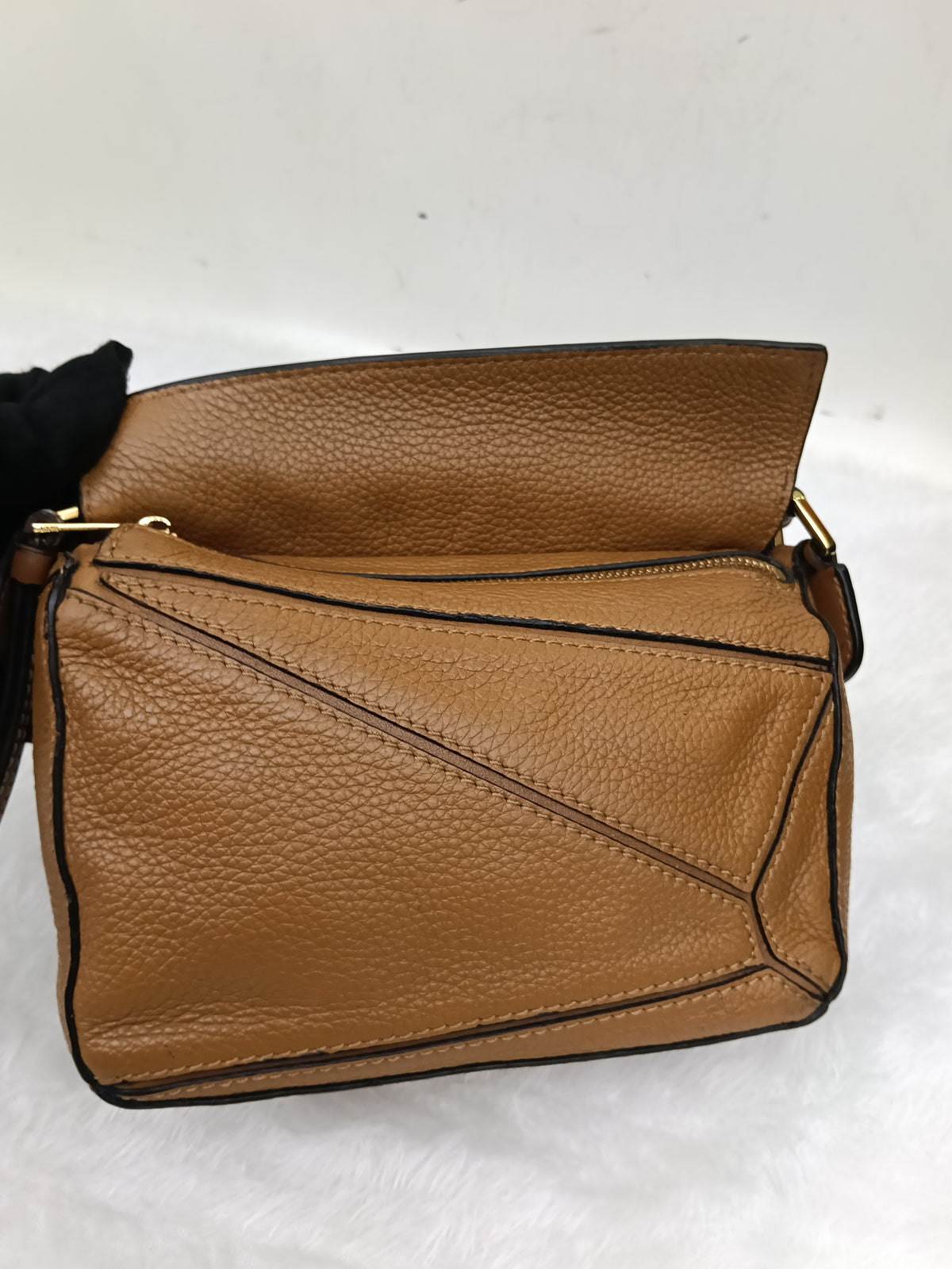 Loewe Puzzle Mini Grained Caramel GHW 2020