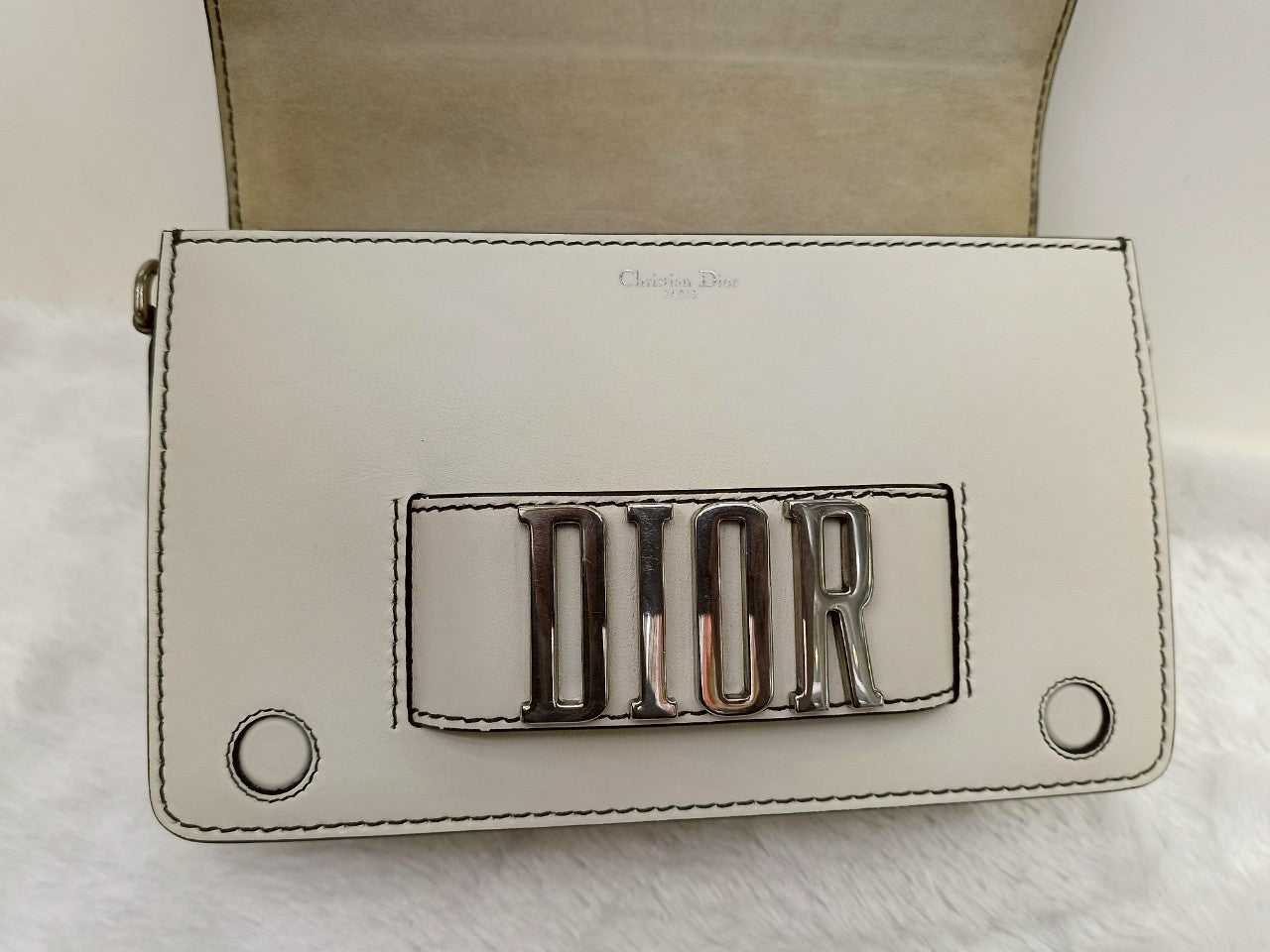 Dior Revolution Medium Smooth White SHW 2017