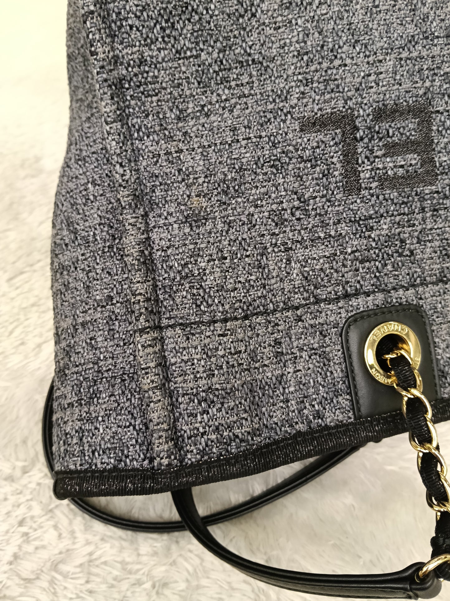 Chanel Deauville Small Tweed Black Navy LGHW (CHIP)