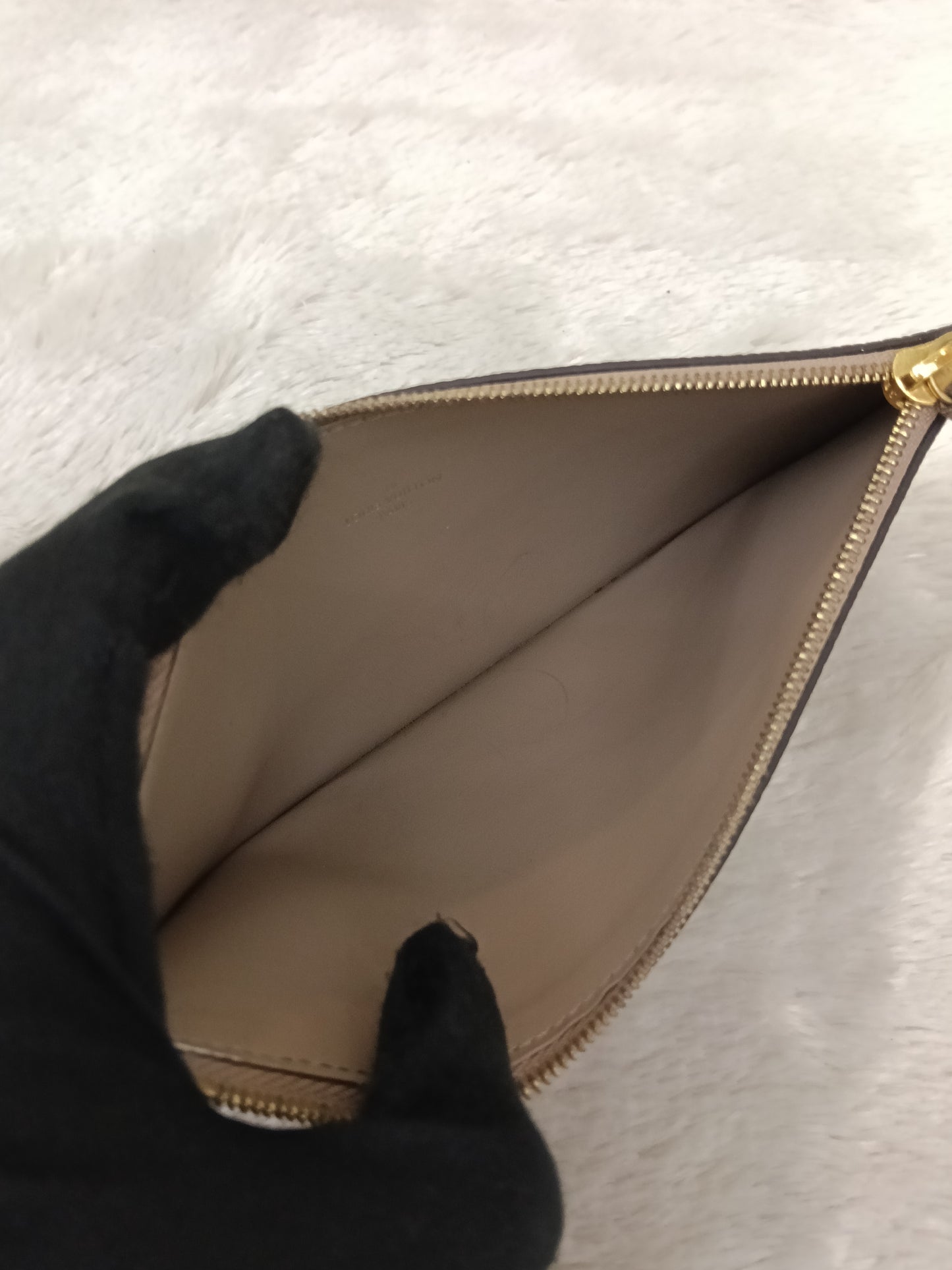 LV Pochette Felicie GM Monogram Empreinte Tourterelle Creme (CHIP)