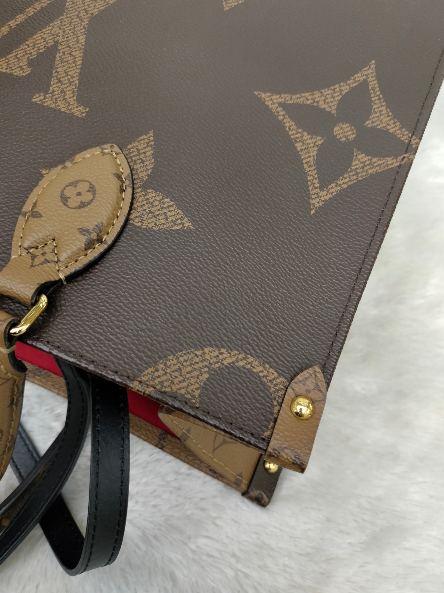 LV OTG MM Monogram Reverse (CHIP)