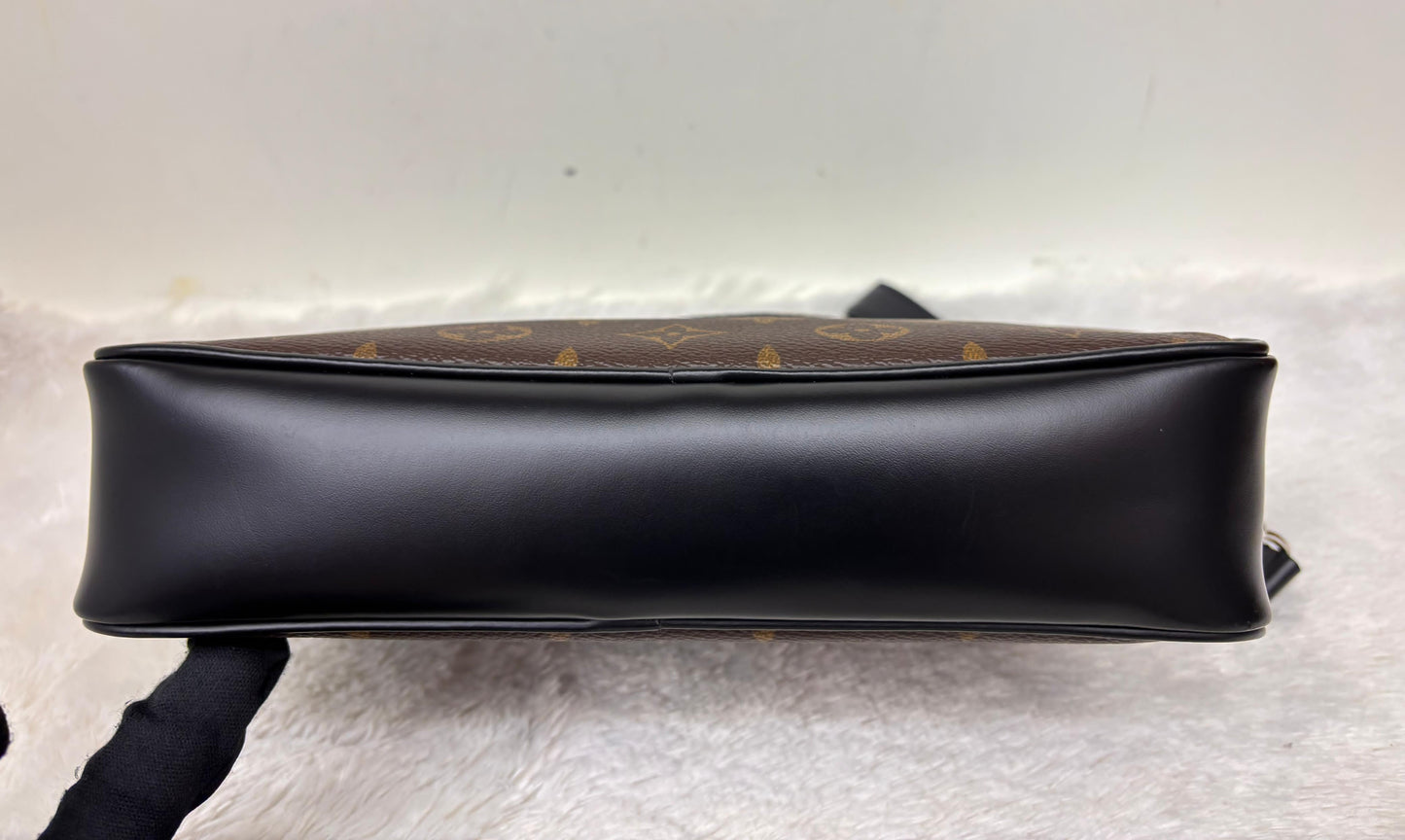 LV Kasai Clutch Monogram Macassar 2019