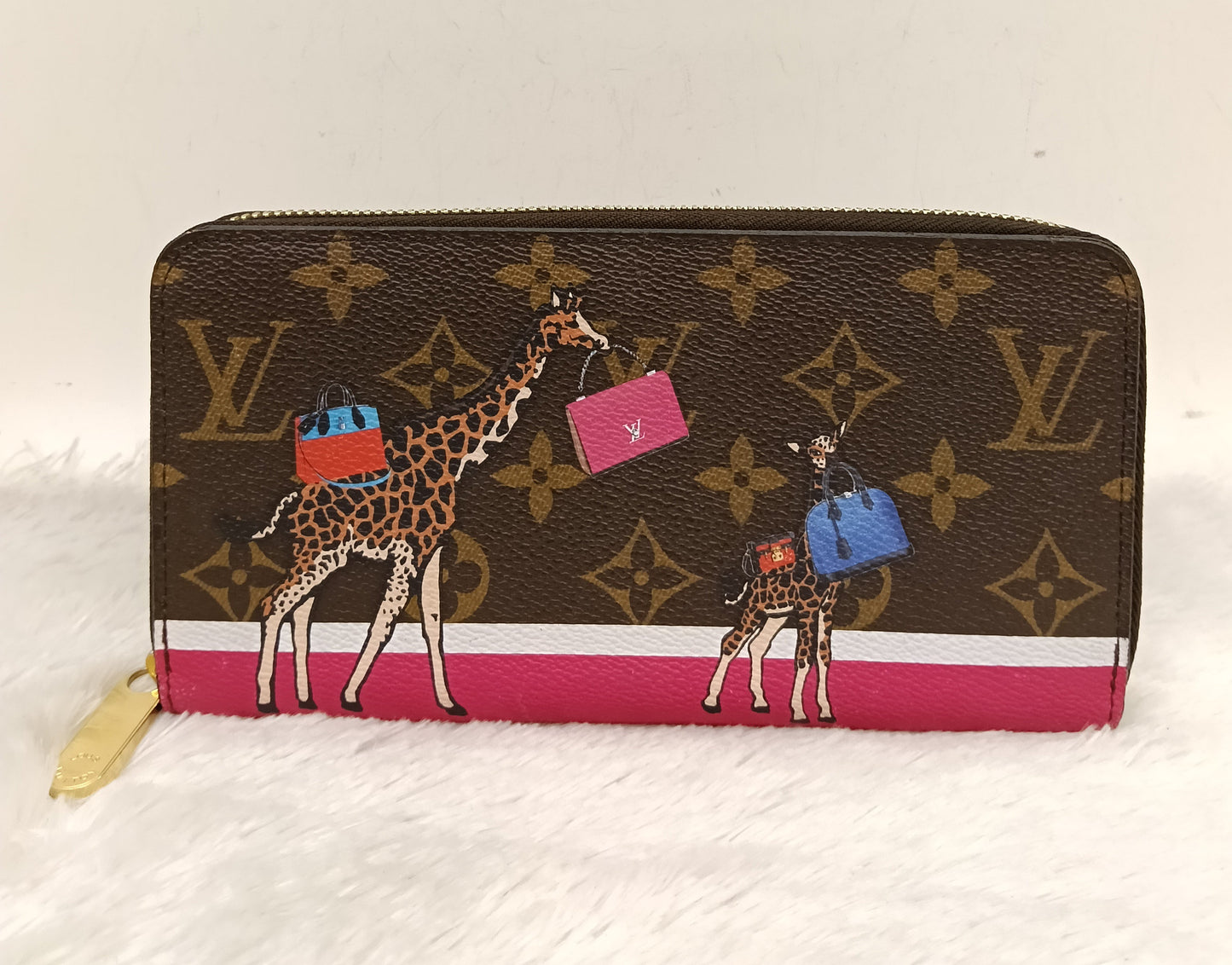 LV Zippy Wallet Monogram Giraffe