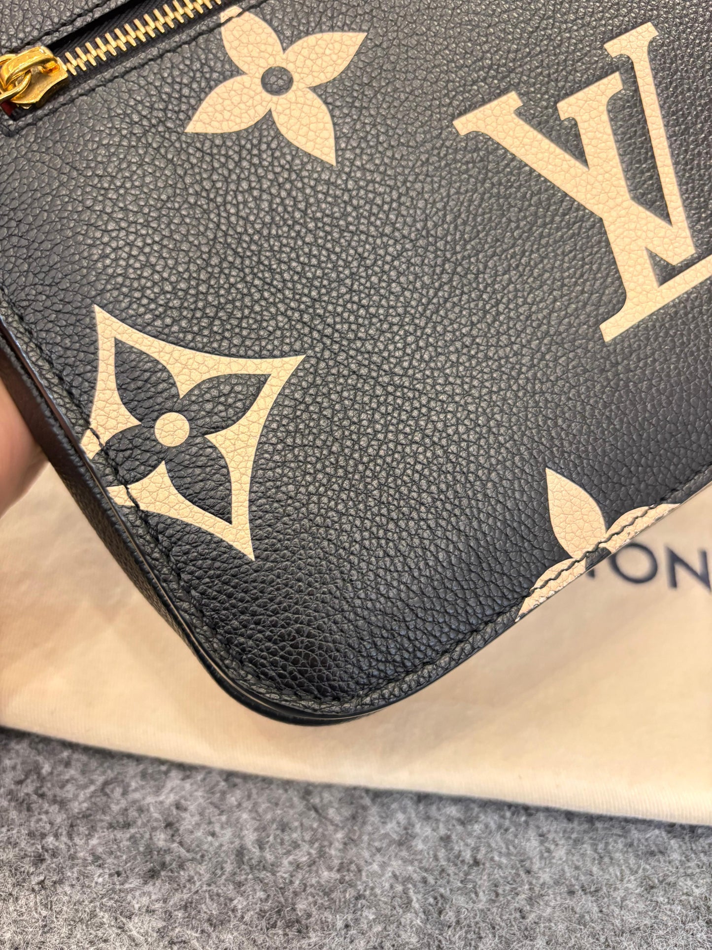 LV Metis Empreinte Bicolor Noir Creme (CHIP)