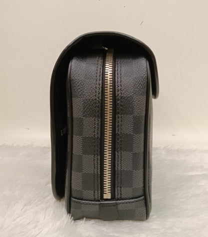 LV Hanging Toiletry Kit Graphite 2013