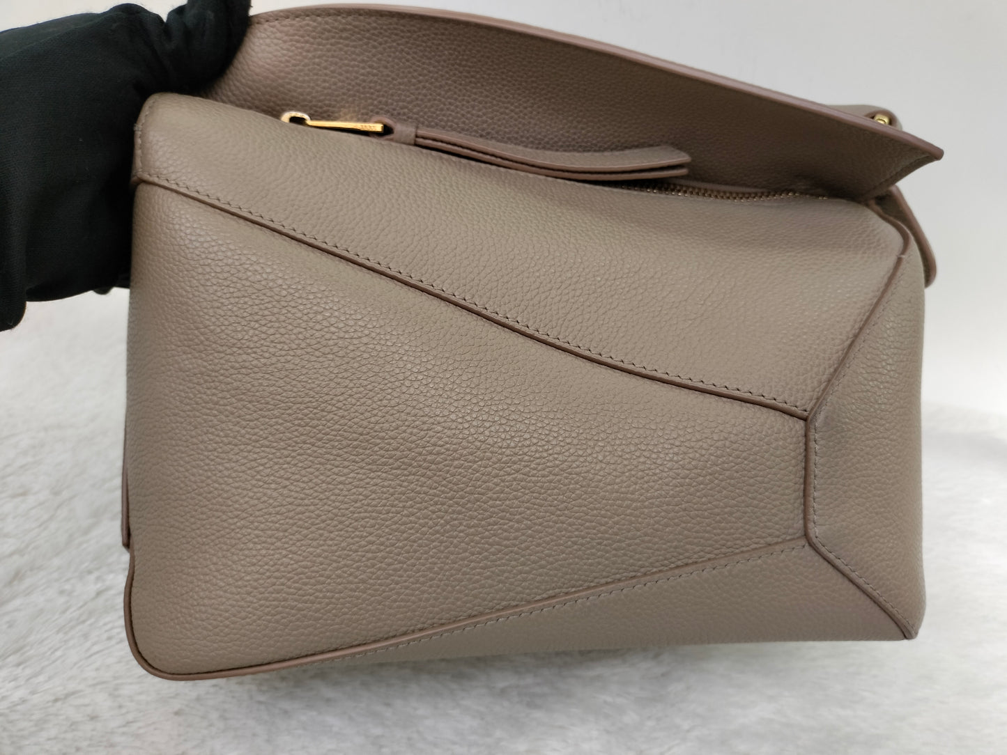 Loewe Puzzle Small Edge Grained Sand GHW 2023