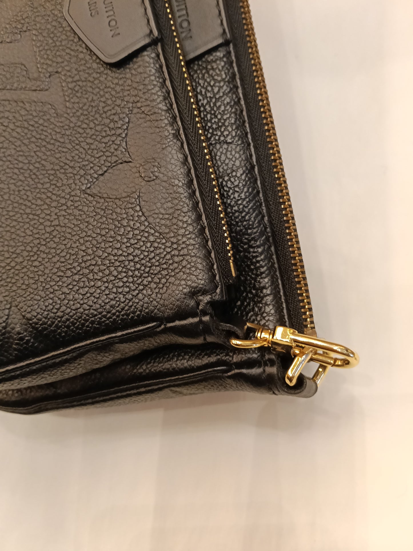 LV Multi Pochette Accesories NV Monogram Empreinte Noir (CHIP)