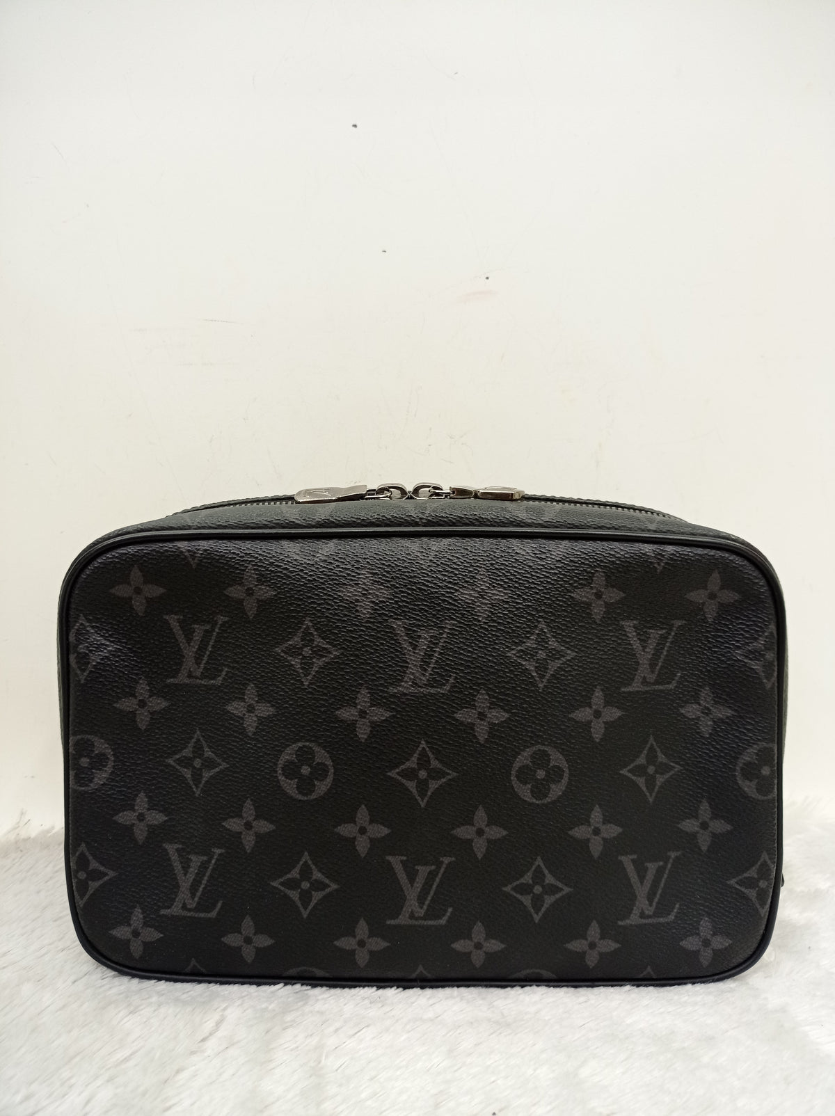 LV Toilet Pouch GM Monogram Eclipse 2017