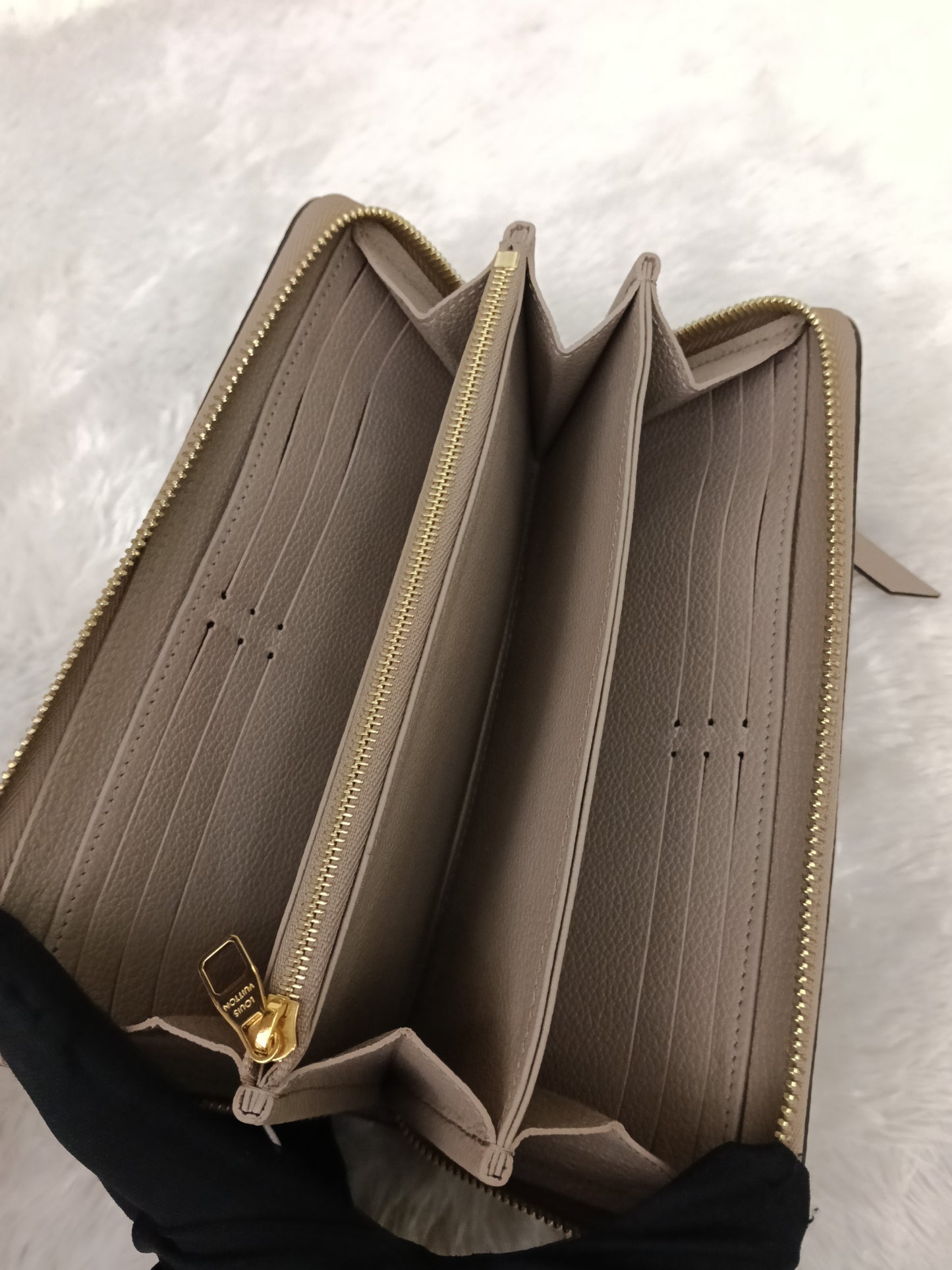 LV Zippy Wallet Monogram Empreinte Tourterelle Creme (CHIP)