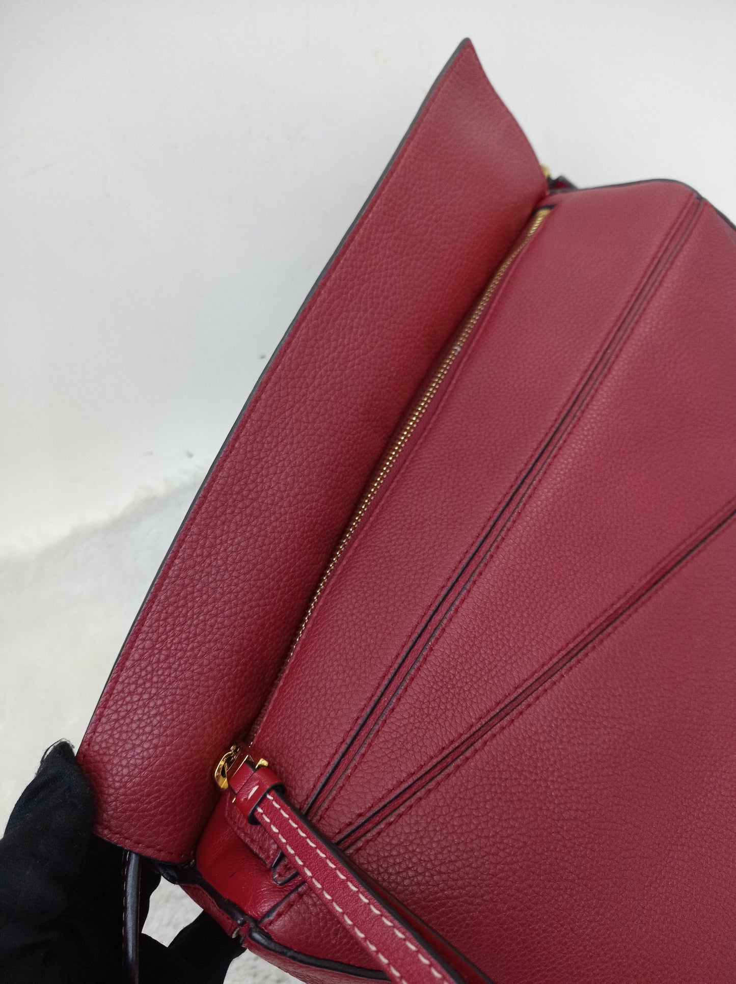 Loewe Puzzle Medium Grained Raspberry GHW 2017