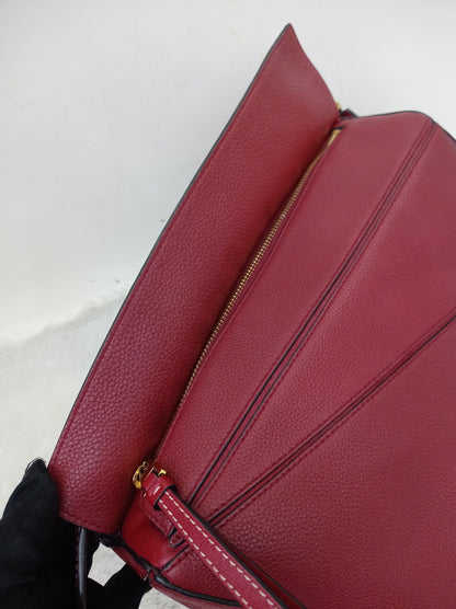 Loewe Puzzle Medium Grained Raspberry GHW 2017
