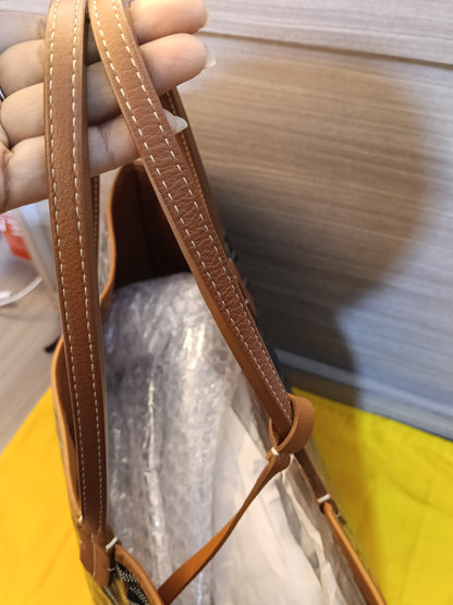 Goyard St Louis PM Black Tan SHW 2023
With pocket, db