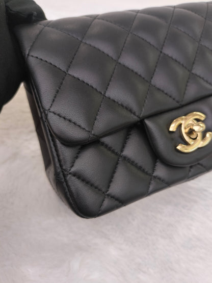 *NEW* Chanel Mini Square Lamb Black GHW (CHIP)
