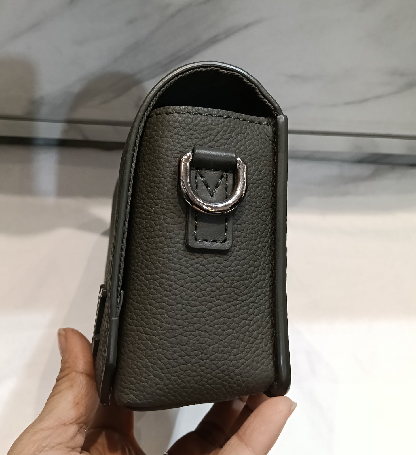 LV Fastline Wearable Wallet Aerogram Khaki (CHIP)