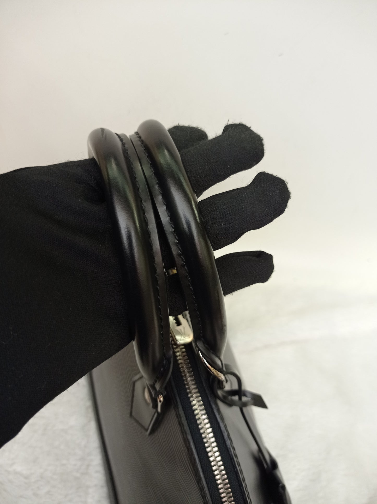 LV Alma PM Epi Black