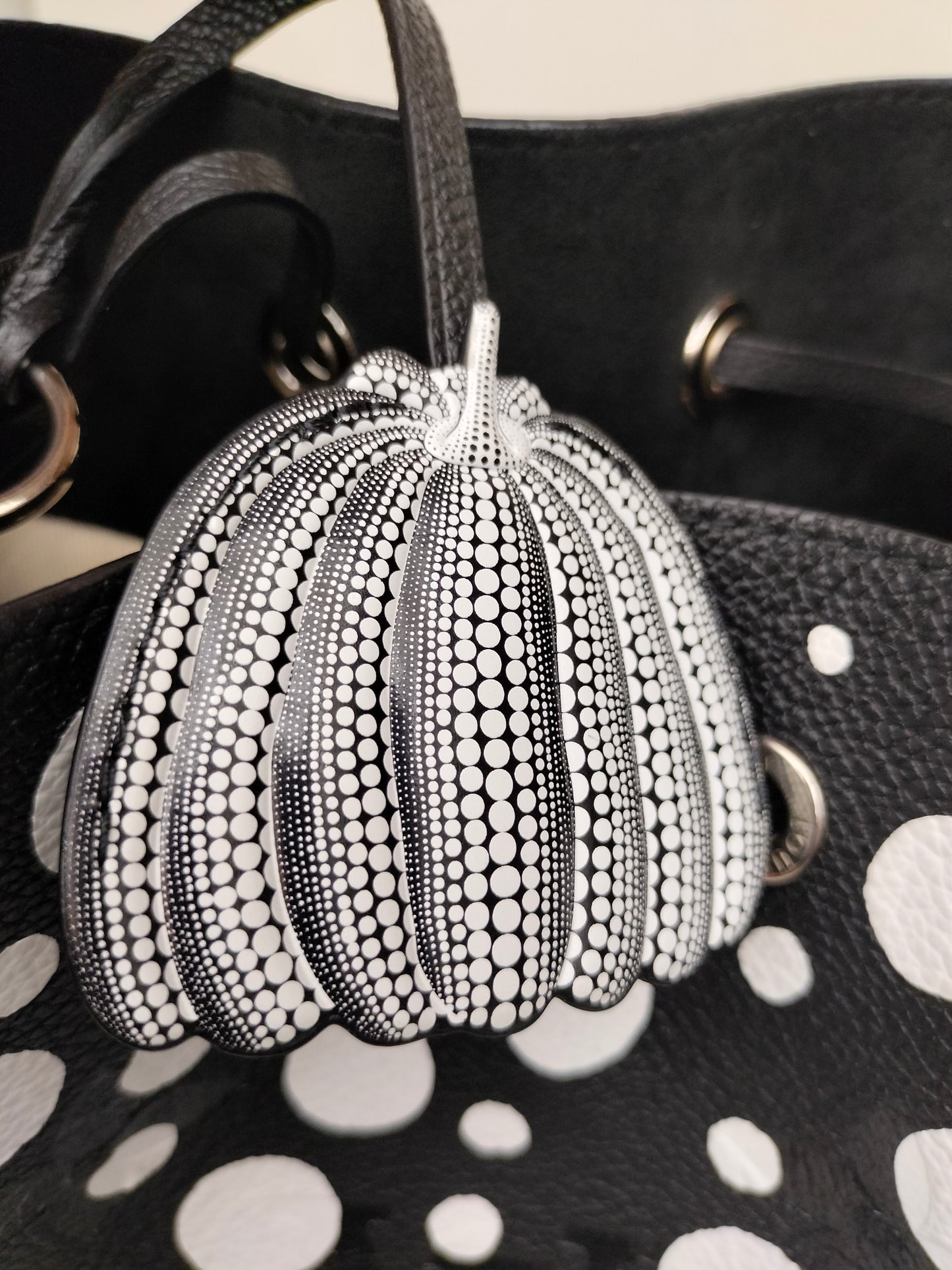 *NEW* LV Neo Noe X Yayoi Kusama Infinity Polkadot Black White (CHIP)