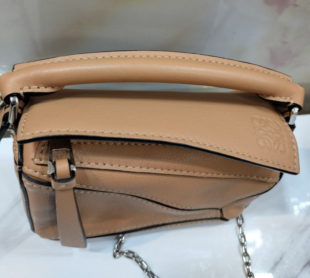 Loewe Puzzle Nano Caramel SHW 2020