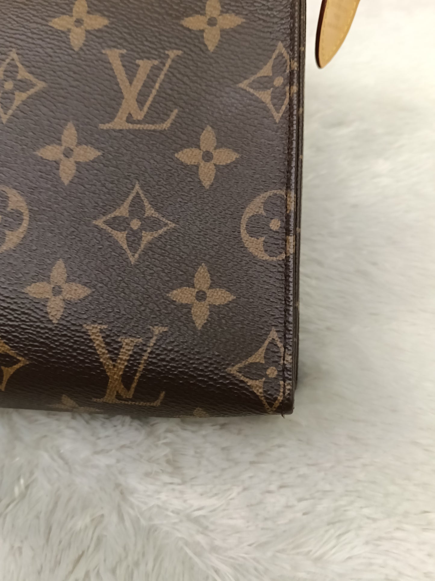LV Pochette Toiletry 26 Monogram 2020