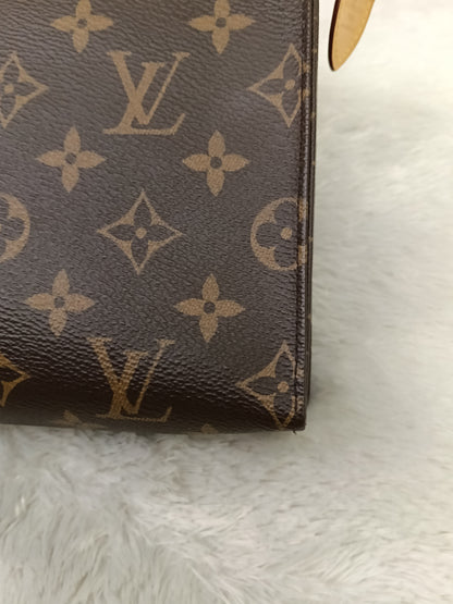 LV Pochette Toiletry 26 Monogram 2020