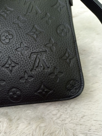 LV S Lock A4 Pouch Monogram Empreinte Black (CHIP)