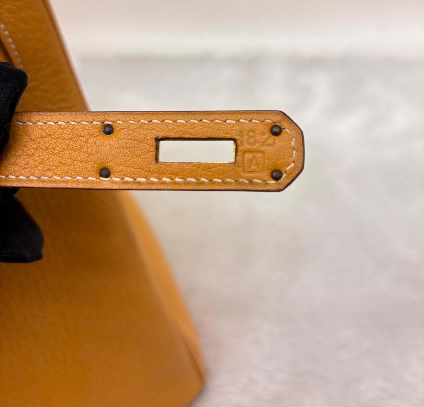 B35 Fjord Natural Sable GHW #F square