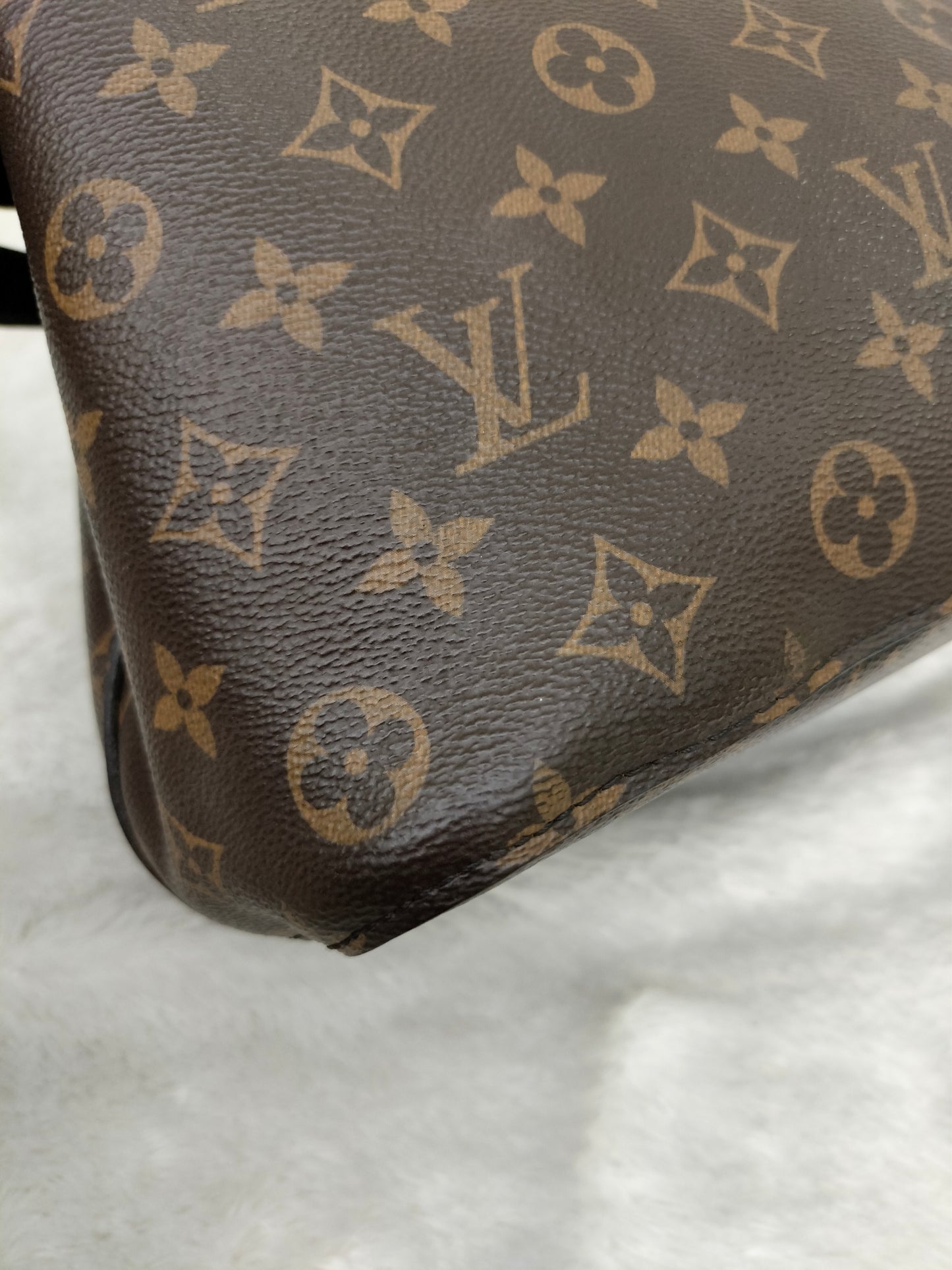 LV Neo Noe Monogram Noir 2017