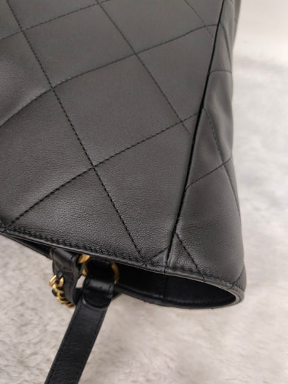 Chanel Chain Shopping Tote Calfskin Black GHW 2023 (CHIP)