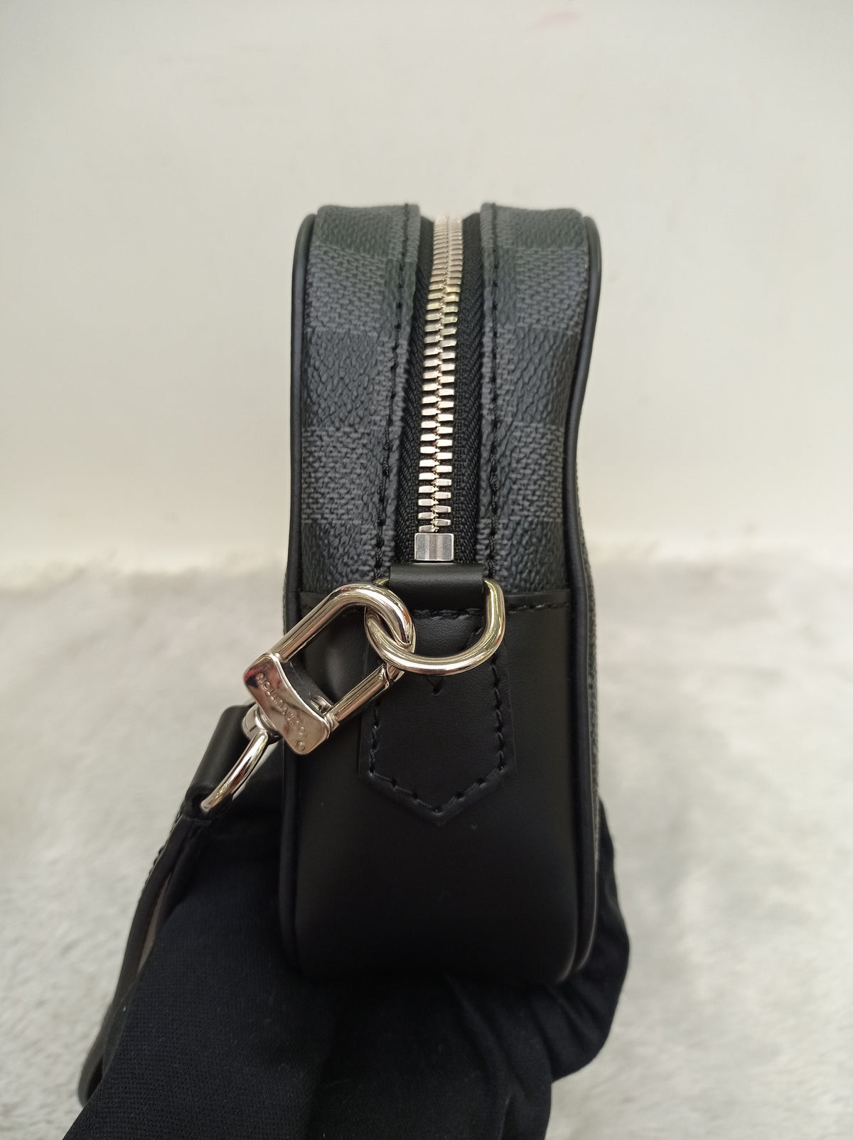 LV Kasai Clutch Graphite 2018