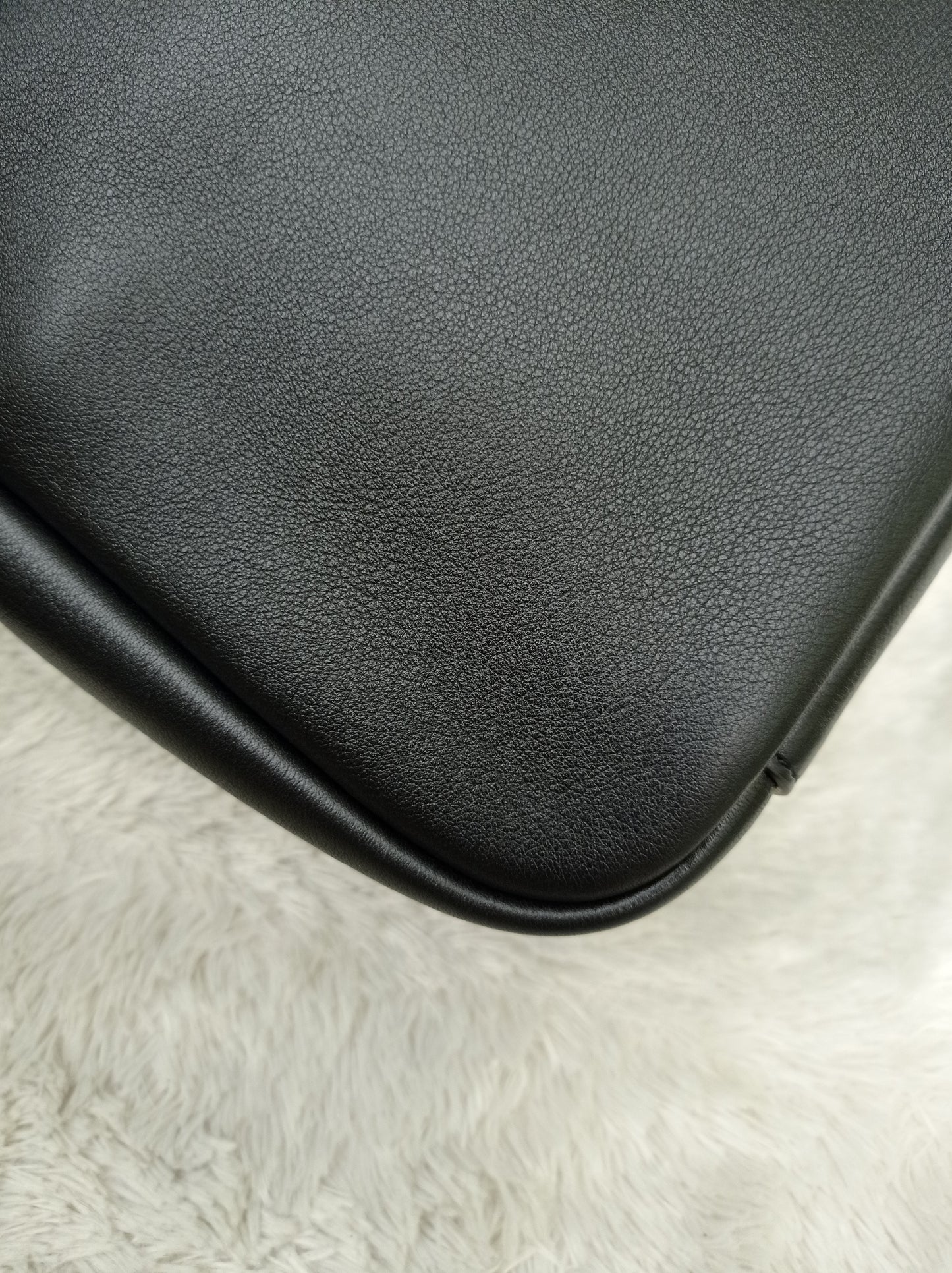YsL Le 5 A 7 Supple Small Calfskin Black GHW 2024