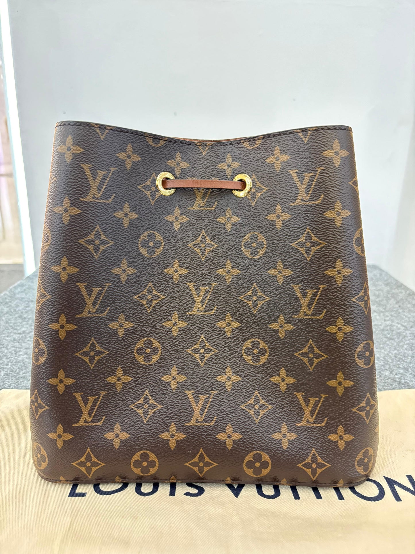 LV Neo Noe MM Monogram Caramel (CHIP)