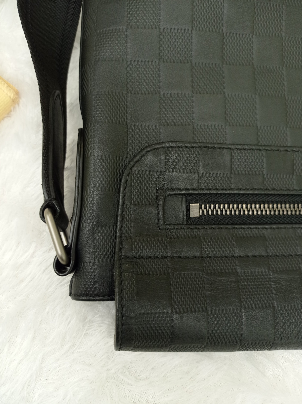 LV District MM Damier Infini Onyx 2014
