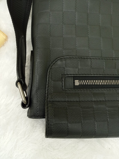 LV District MM Damier Infini Onyx 2014