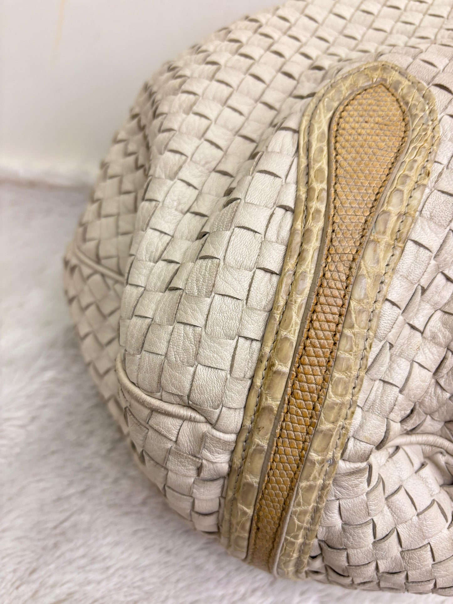 Bottega Veneta Oversized Hobo Lizard and Crocodile Trim Blanco RGHW 2008