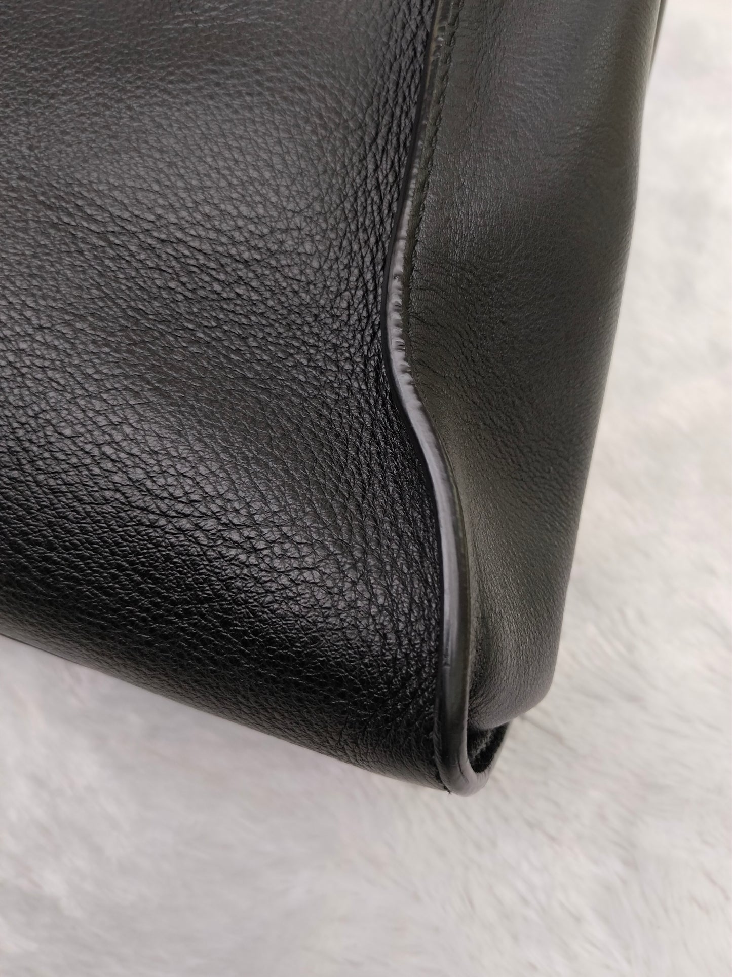 Fendi Peekaboo Reguler Black GHW