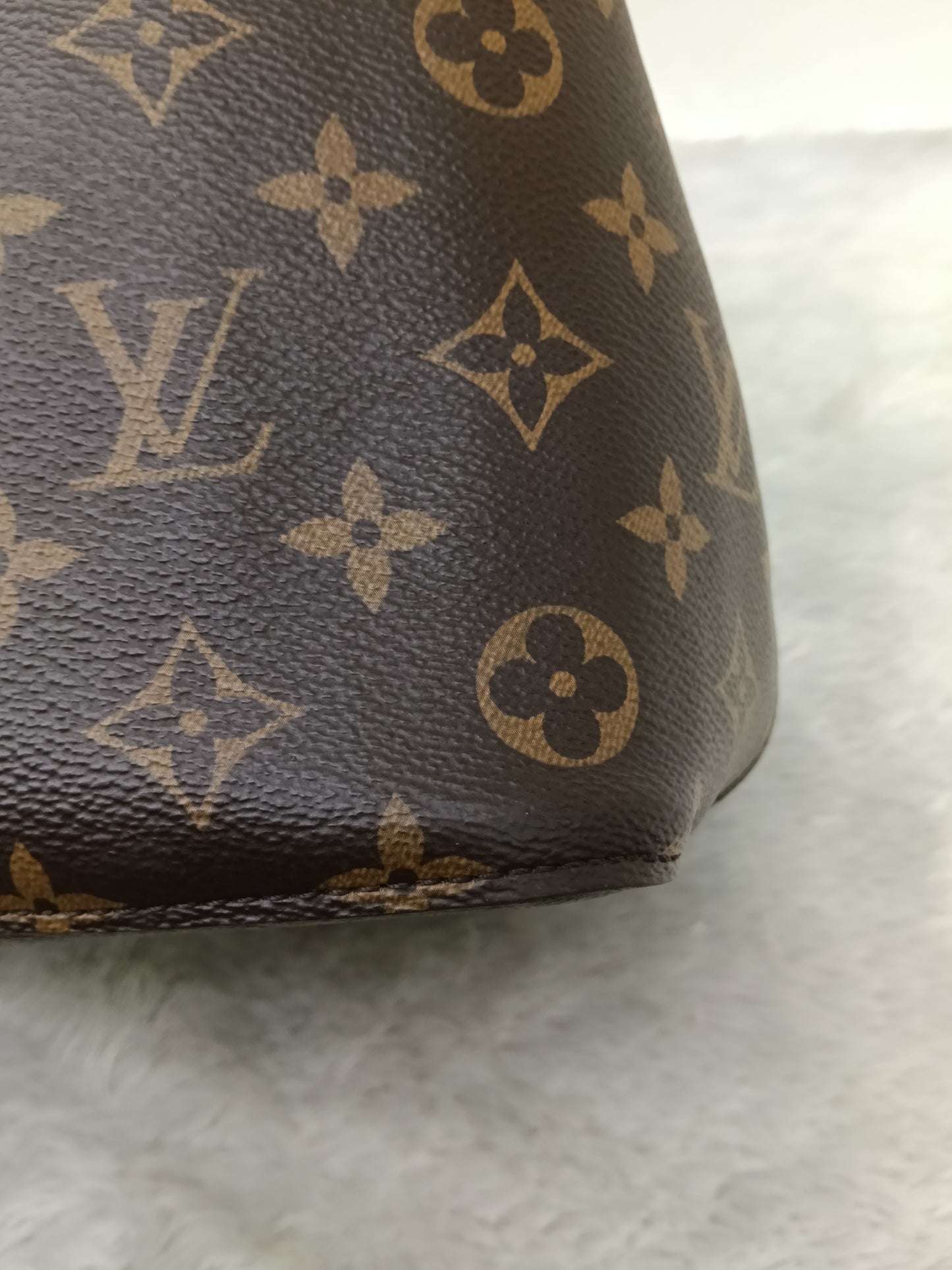 LV Neo Noe MM Monogram Caramel (CHIP)