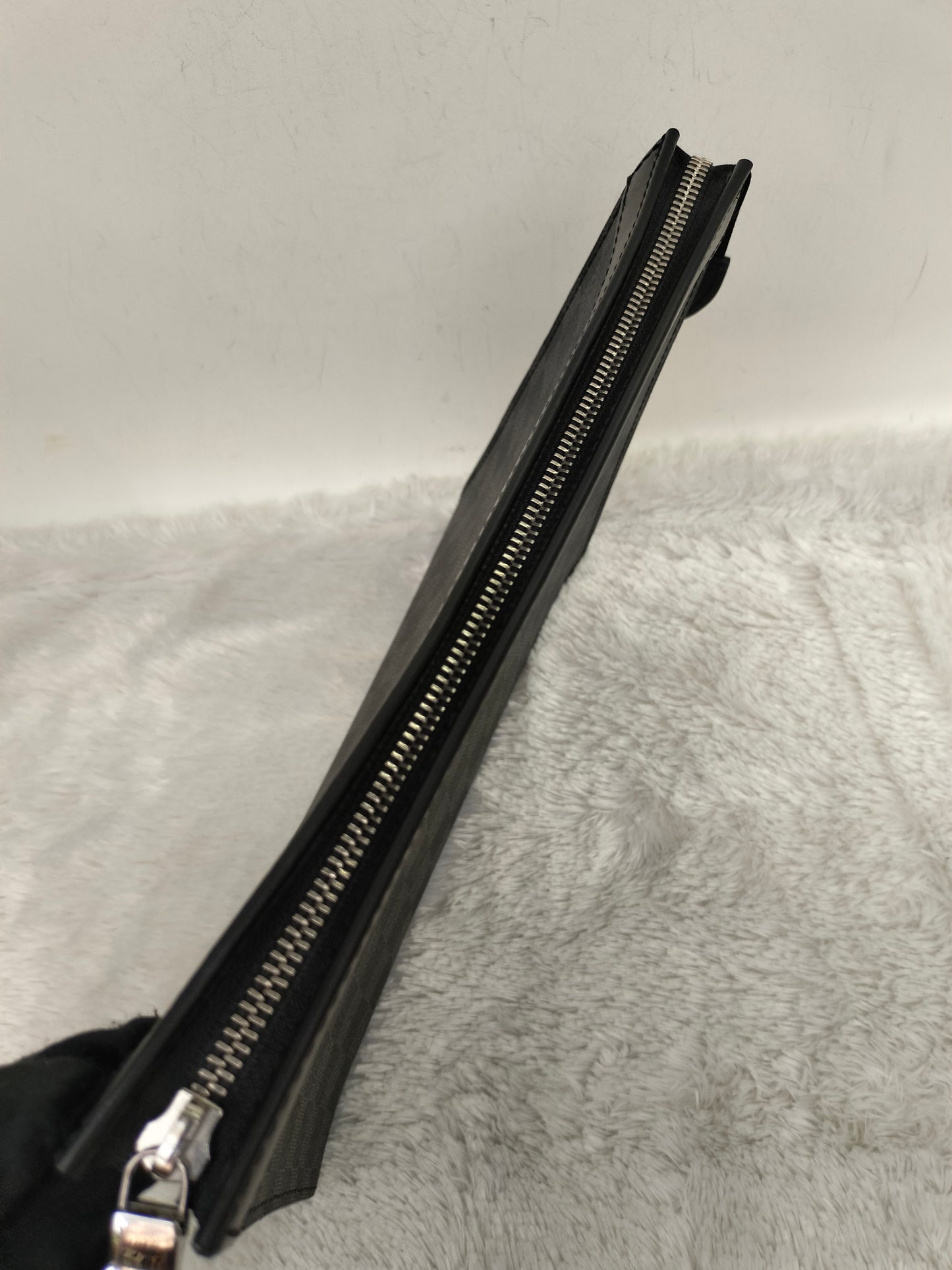 LV Pochette Voyage Graphite 2020